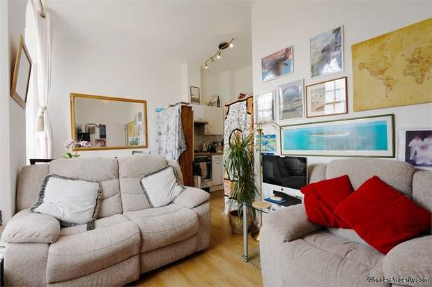 Additional Property Image 2 bedroom Flat for sale in Haywards Heath 3