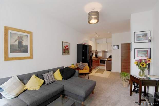 Additional Property Image 3 bedroom Flat for sale in London 4