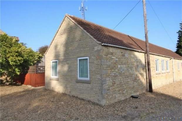 1 bedroom Semi Detached Bungalow for sale in Grantham