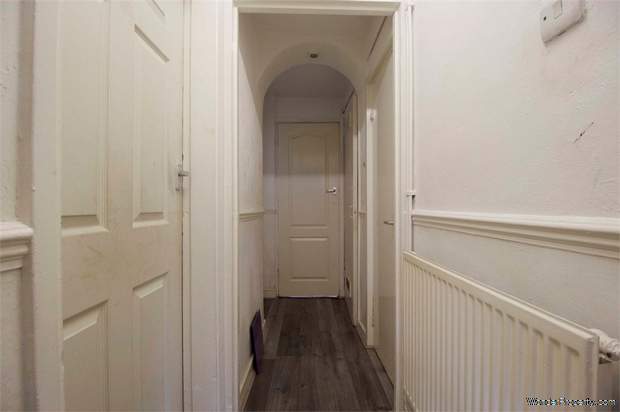 Additional Property Image 1 bedroom Maisonette for sale in Barking 4