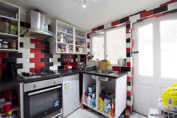 Additional Property Image 1 bedroom Maisonette for sale in Barking 7