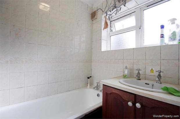 Additional Property Image 1 bedroom Maisonette for sale in Barking 8