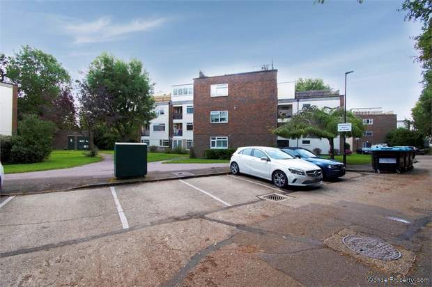 Additional Property Image 1 bedroom Flat for sale in Enfield 10