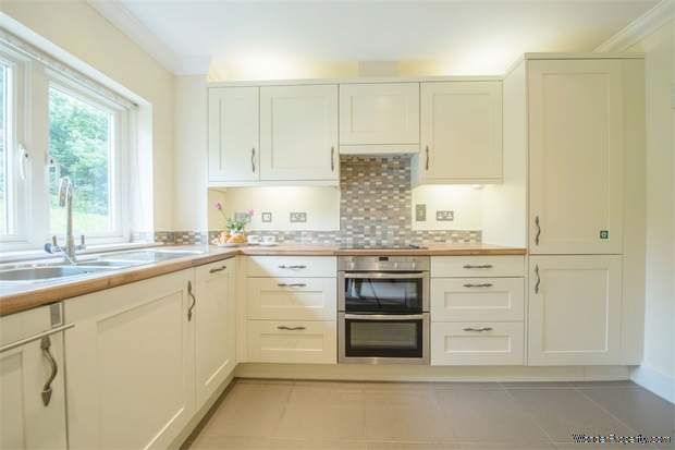 Additional Property Image 2 bedroom Flat for sale in Wantage 6