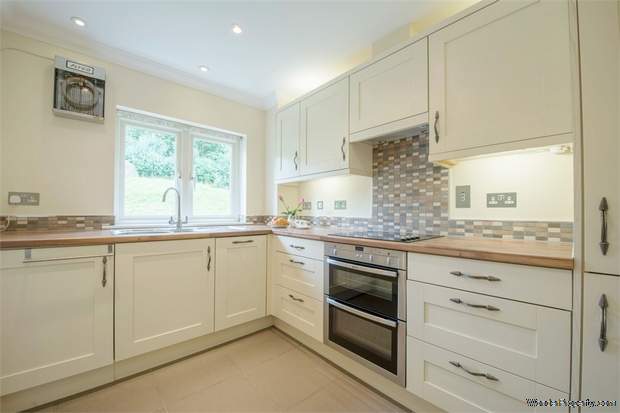 Additional Property Image 2 bedroom Flat for sale in Wantage 7
