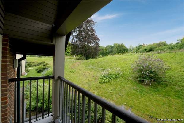 Additional Property Image 2 bedroom Flat for sale in Wantage 8