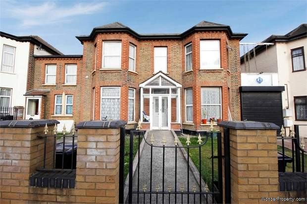 Additional Property Image 1 bedroom Flat for sale in Ilford 8