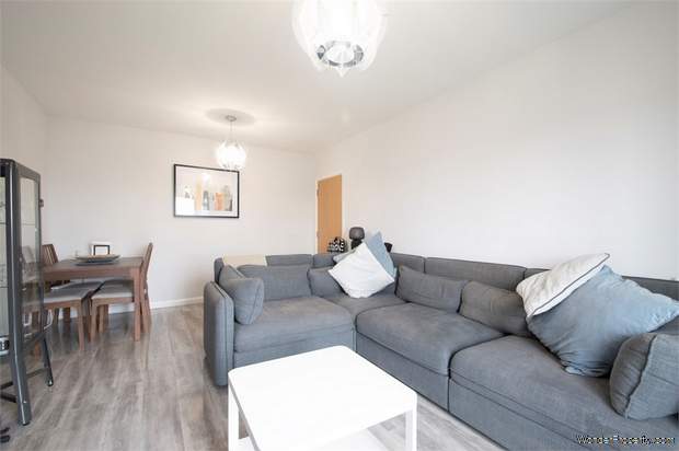 Additional Property Image 3 bedroom Flat for sale in West Drayton 2