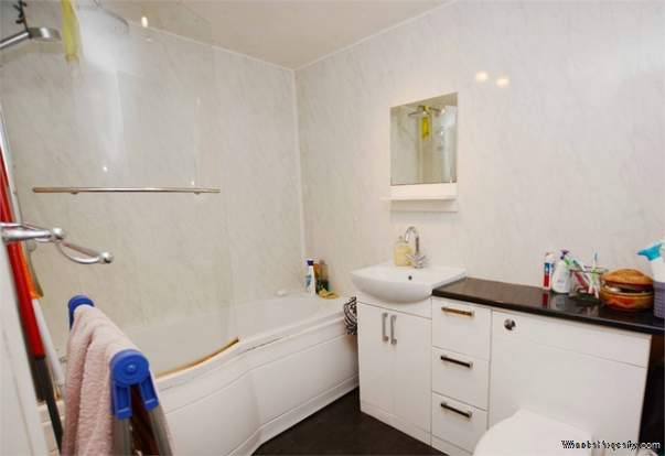 Additional Property Image 2 bedroom Flat for sale in London 6