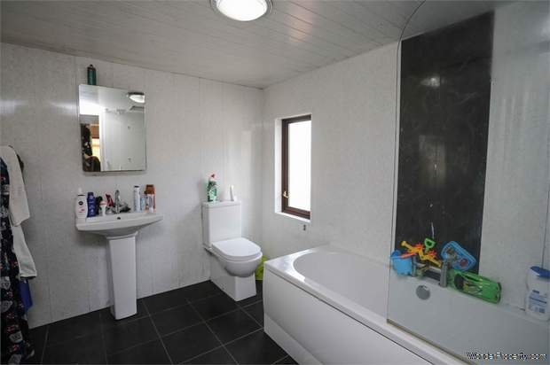 Additional Property Image 2 bedroom Town House for sale in Larne 7