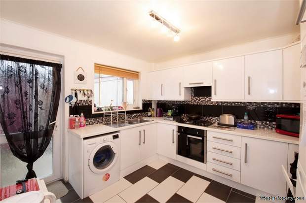 Additional Property Image 2 bedroom Terraced Bungalow for sale in Bury 6