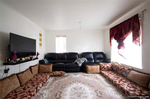 Additional Property Image 1 bedroom Flat for sale in London 2