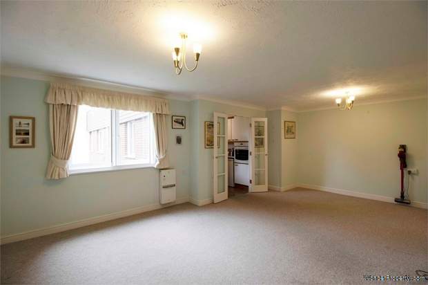 Additional Property Image 1 bedroom Flat for sale in Potters Bar 2