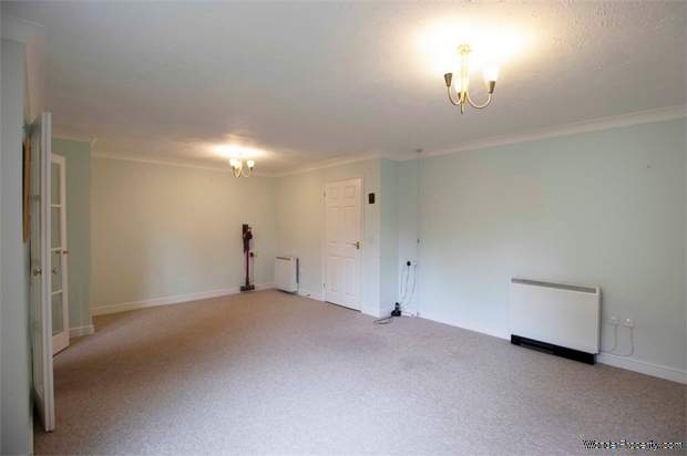 Additional Property Image 1 bedroom Flat for sale in Potters Bar 3