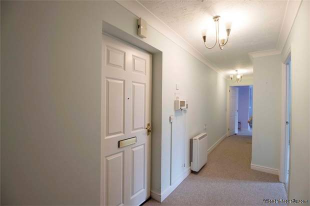 Additional Property Image 1 bedroom Flat for sale in Potters Bar 7