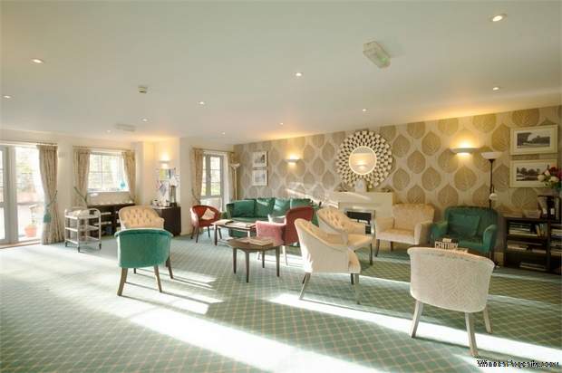 Additional Property Image 1 bedroom Flat for sale in London 8