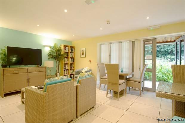 Additional Property Image 1 bedroom Flat for sale in London 10