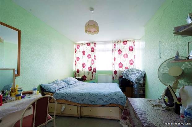 Additional Property Image 3 bedroom Flat for sale in London 6