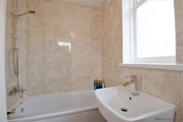 Additional Property Image 3 bedroom Flat for sale in Mitcham 9