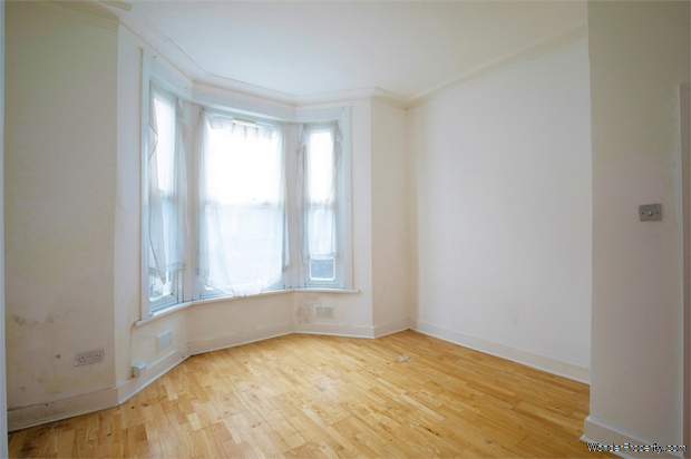 Additional Property Image 2 bedroom Maisonette for sale in London 6