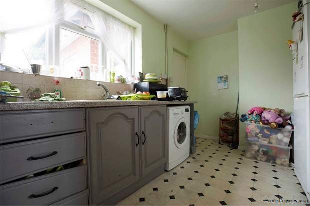 Additional Property Image 3 bedroom Semi Detached for sale in Dudley 5
