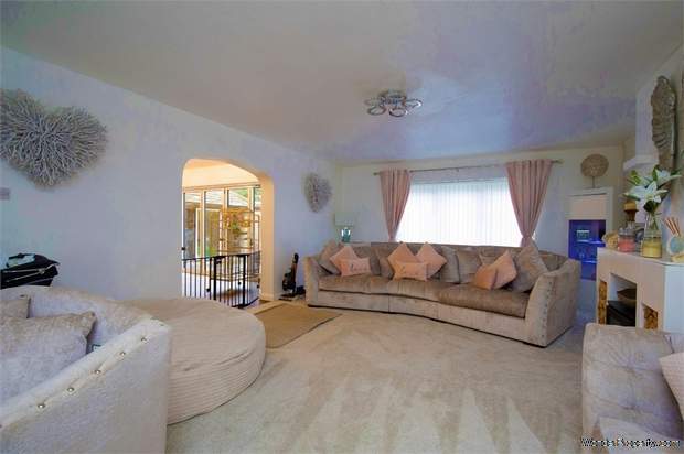 Additional Property Image 4 bedroom Detached for sale in Witney 4