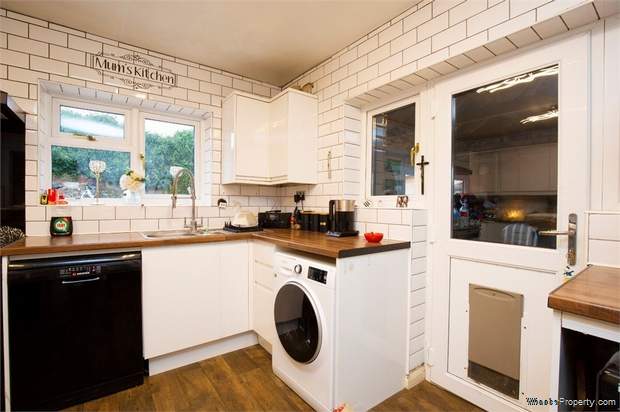 Additional Property Image 4 bedroom Detached for sale in Witney 8