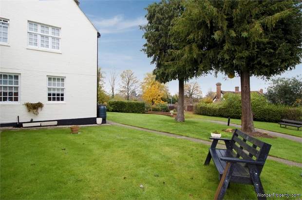 1 bedroom Flat for sale in St Albans