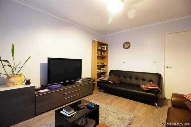 Additional Property Image 2 bedroom Flat for sale in Rainham 3
