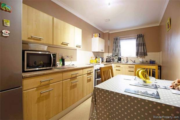 Additional Property Image 2 bedroom Flat for sale in Rainham 4