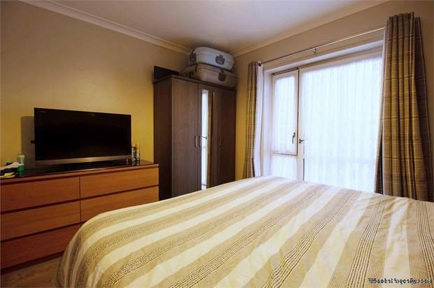 Additional Property Image 2 bedroom Flat for sale in Rainham 6
