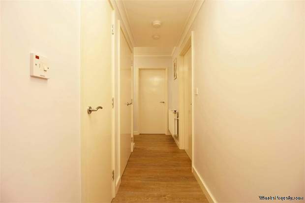 Additional Property Image 2 bedroom Flat for sale in Rainham 9