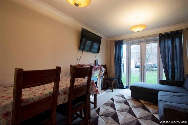 Additional Property Image 1 bedroom Flat for sale in Slough 3