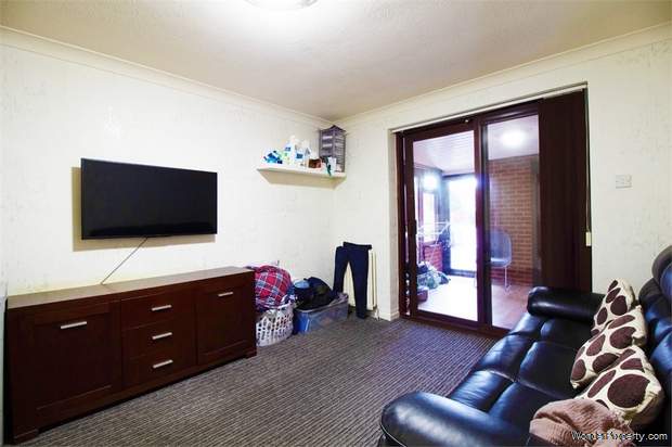 Additional Property Image 7 bedroom Semi Detached for sale in Oldham 4