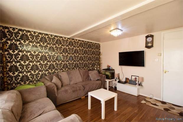 Additional Property Image 3 bedroom Flat for sale in Waltham Cross 3