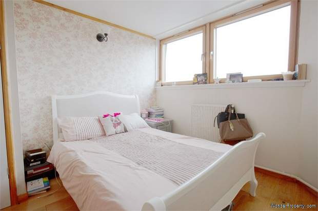 Additional Property Image 3 bedroom Flat for sale in London 8