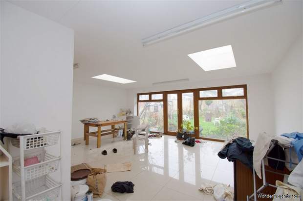 Additional Property Image 6 bedroom Detached for sale in Southall 2