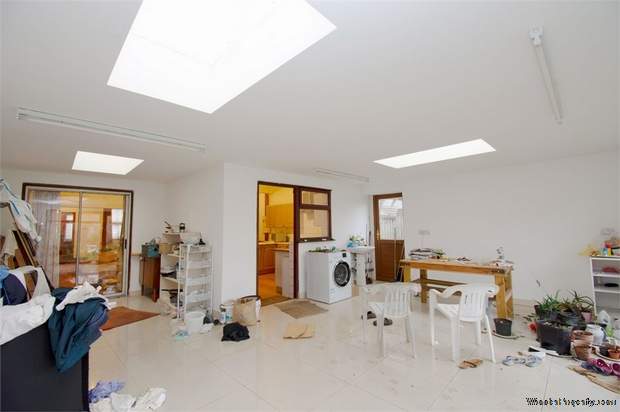 Additional Property Image 6 bedroom Detached for sale in Southall 5
