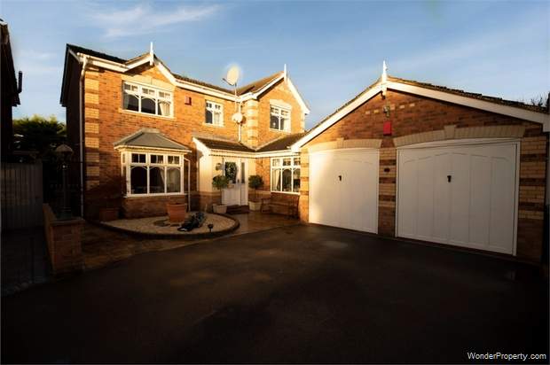 4 bedroom Detached for sale in Wakefield
