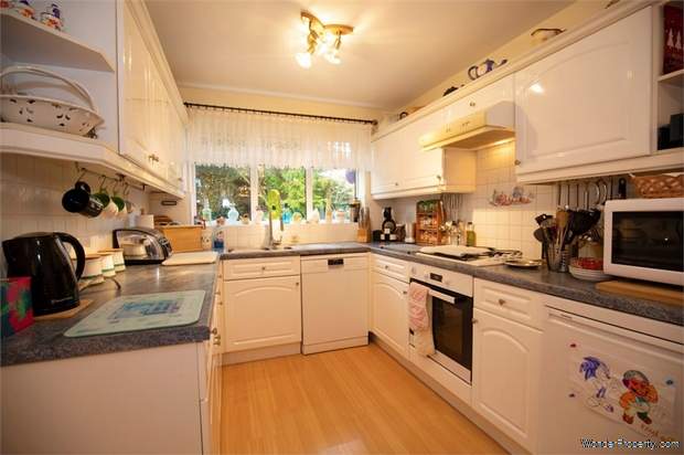 Additional Property Image 4 bedroom Detached for sale in Wakefield 5