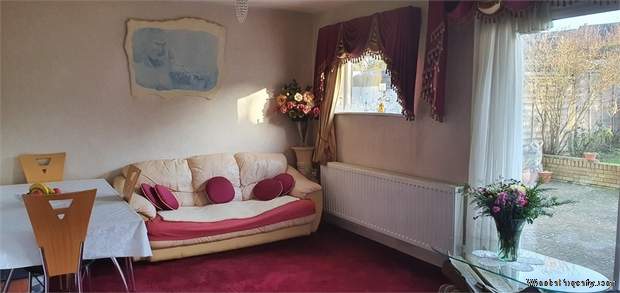 Additional Property Image 2 bedroom Detached Bungalow for sale in Barnet 2
