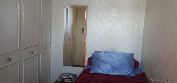 Additional Property Image 2 bedroom Detached Bungalow for sale in Barnet 7