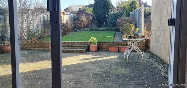 Additional Property Image 2 bedroom Detached Bungalow for sale in Barnet 8