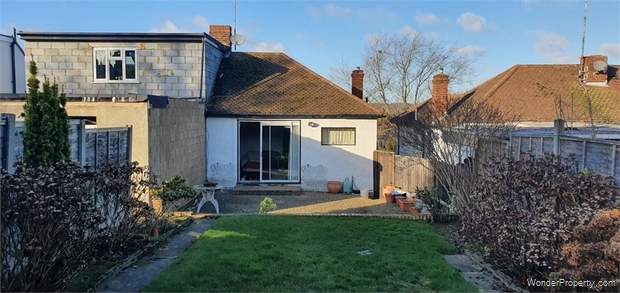 Additional Property Image 2 bedroom Detached Bungalow for sale in Barnet 9