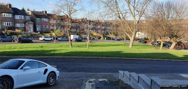 Additional Property Image 2 bedroom Detached Bungalow for sale in Barnet 10