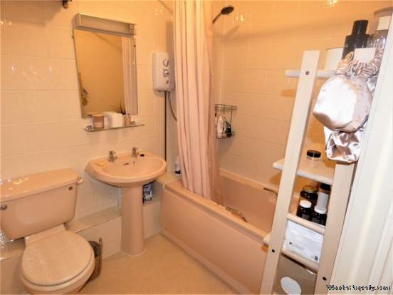 Additional Property Image 1 bedroom Flat for sale in Addlestone 7
