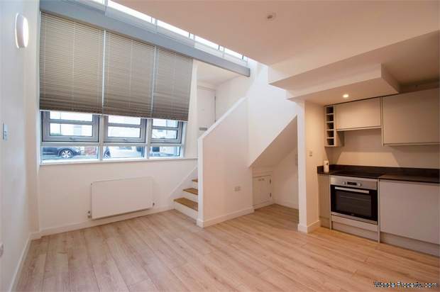 1 bedroom Flat for sale in Bromley