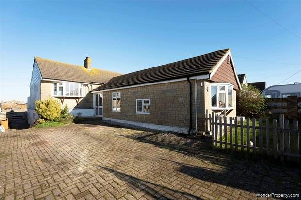 5 bedroom Detached Bungalow for sale in New Romney