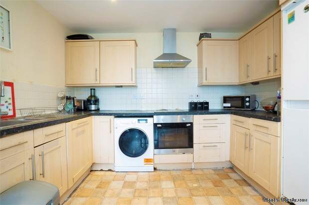 Additional Property Image 2 bedroom Flat for sale in Slough 4