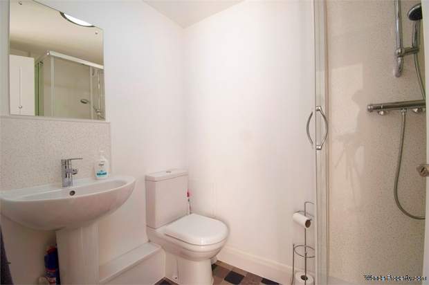Additional Property Image 2 bedroom Flat for sale in Croydon 9